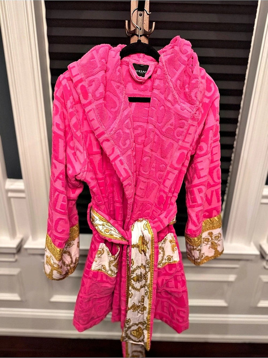 Versace Other - Versace I Love Baroque Short Hoodie Bathrobe Pink